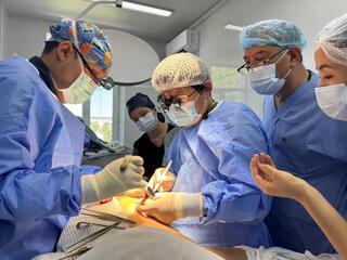 Современная хирургия рака молочной железы: специалисты ННОЦ проводят операции в Бишкеке