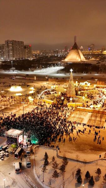 В столице в новогоднюю ночь проходят праздничные концерты