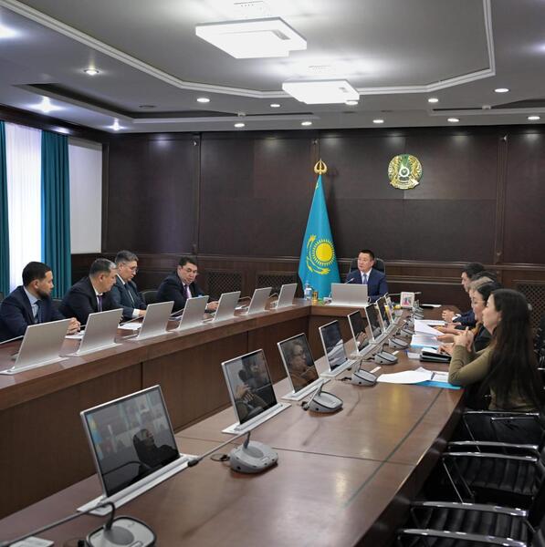 В Павлодарской области обсудили реализацию проектов по ремонту и строительству дорог в 2026 году