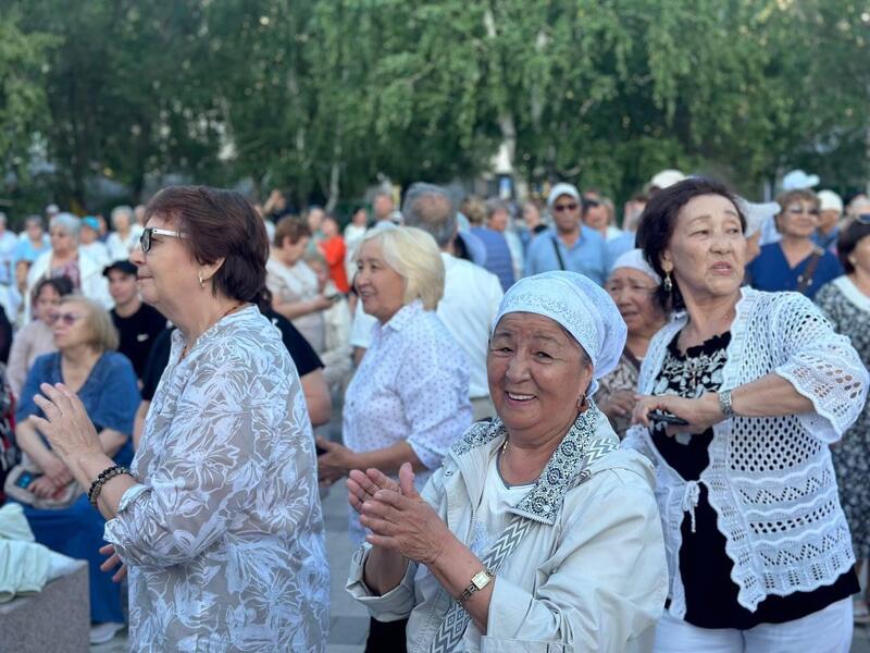 «Жадыраған жаз»: в Астане прошел сезонный танцевальный вечер