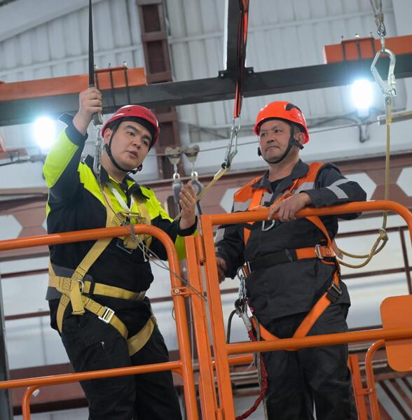 Аким Павлодарской области проверил реализацию инфраструктурных проектов в Аксу