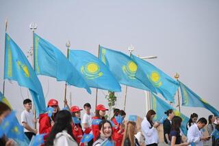 В ШЫМКЕНТЕ В ЧЕСТЬ ДНЯ РЕСПУБЛИКИ ТОРЖЕСТВЕННО ПОДНЯЛИ ГОСУДАРСТВЕННЫЙ ФЛАГ
