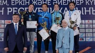 Сборная Карагандинской области по женской борьбе выиграла Кубок Казахстана  
