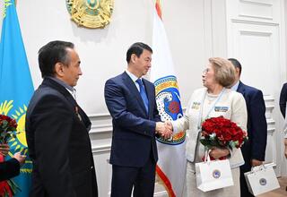 Дархан Сатыбалды поздравил ветеранов с Международным днем пожилых людей