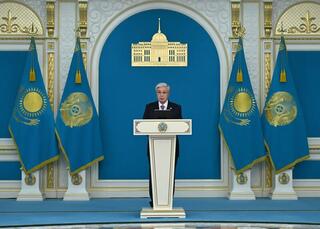 Мемлекет басшысы мұғалімдерді кәсіби мерекесімен құттықтады