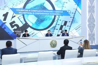 Директор Центра судебных экспертиз Бакытжан Байтилесов выступил на пресс-конференции в Службе центральных коммуникаций