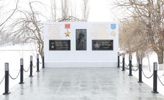 В Жамбылской области министр обороны открыл мемориальную доску в честь 115-летия Бауыржана Момышулы