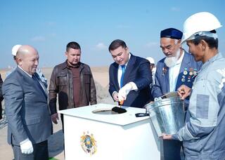 ТУРКЕСТАН: ЗАЛОЖЕНА КАПСУЛА НОВОГО ПРОИЗВОДСТВА СТОИМОСТЬЮ 7 МЛРД ТЕНГЕ НА ТЕРРИТОРИИ СПЕЦИАЛЬНОЙ ЭКОНОМИЧЕСКОЙ ЗОНЫ «TURAN»