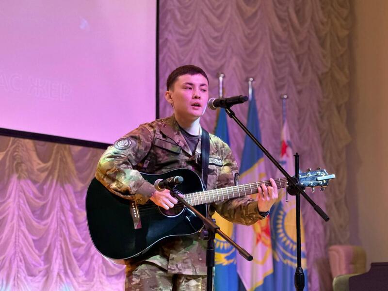 Военный музей представил кадетам экспозицию древнего вооружения