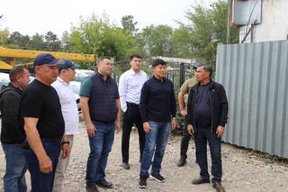 Аким города Ернат Бәзіл проинспектировал объекты строительства и благоустройства