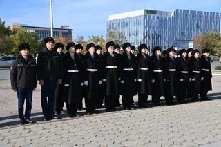 В Актау торжественно проводили новобранцев в Вооруженные силы