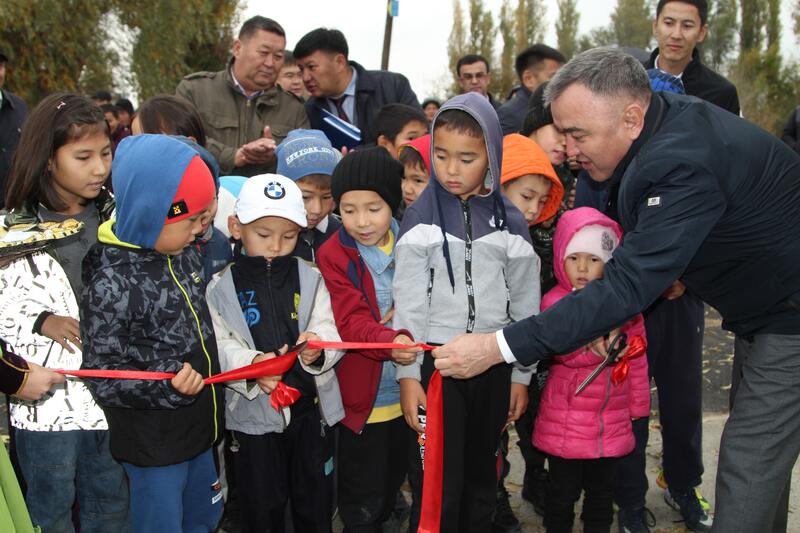 В селах Жетысу строят современные детские спортплощадки