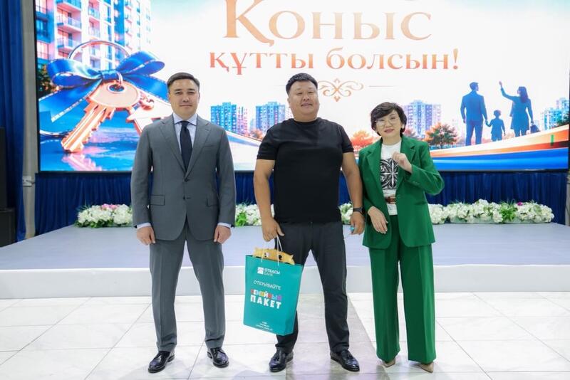 В ШЫМКЕНТЕ 100 СЕМЕЙ ПОЛУЧИЛИ КЛЮЧИ ОТ НОВЫХ КВАРТИР