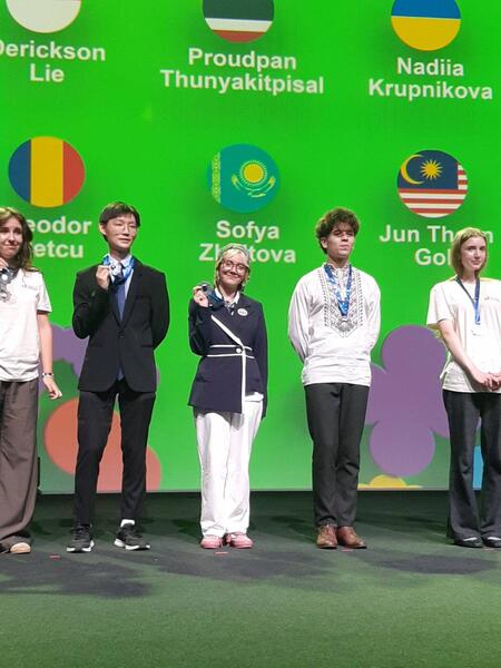 Новый рекорд Казахстана: три серебряные и одна бронзовая медали на Международной биологической олимпиаде