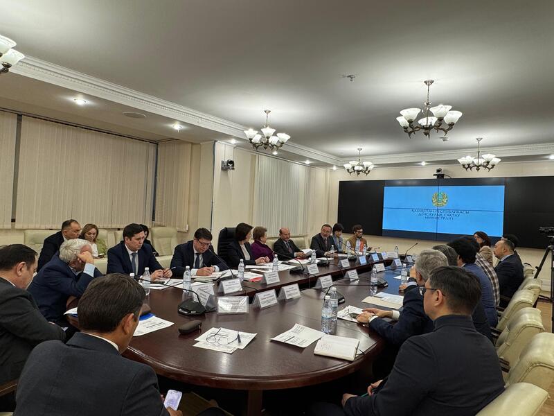 В МИНЗДРАВЕ ОБСУДИЛИ ПРОЕКТ КОНСТИТУЦИОННЫХ ИЗМЕНЕНИЙ В ЧАСТИ ПРАВА НА МЕДИЦИНСКУЮ ПОМОЩ