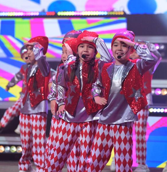 Аким Павлодарской области поздравил учителей с профессиональным праздником