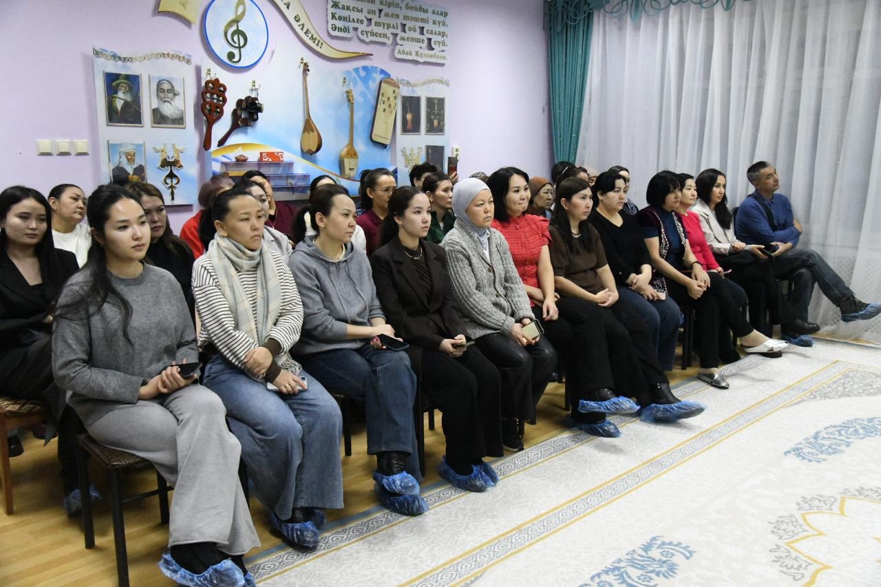 «Закон и порядок»: в Астане коллективу детского сада и родителям разъяснили, как защититься от мошенников