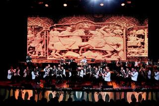 В Астане ко Дню Конституции прошел праздничный концерт 