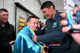 Историческое «золото»: в столичном аэропорту встретили военнослужащего Вооруженных сил – чемпиона мира по греко-римской борьбе