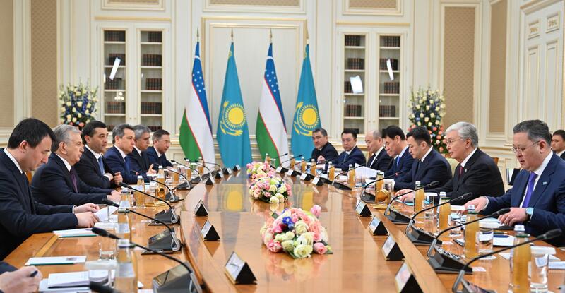 Президент Касым-Жомарт Токаев провел неформальную встречу с Президентом Узбекистана Шавкатом Мирзиёевым