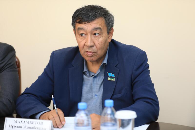 Асхат Шахаров рассмотрел личные вопросы граждан