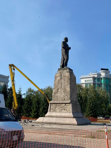 В Усть-Каменогорске обновляют памятник Абаю к 180-летию поэта