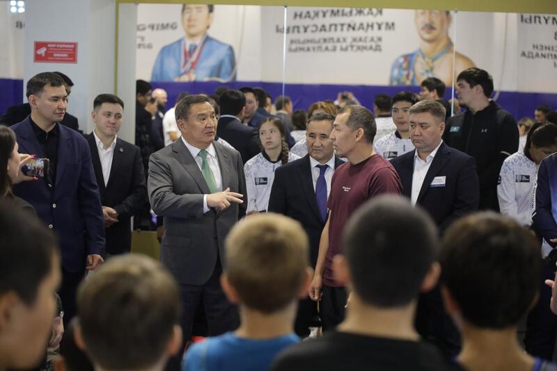 В Акмолинской области впервые открыли специализированный зал борьбы на базе школы