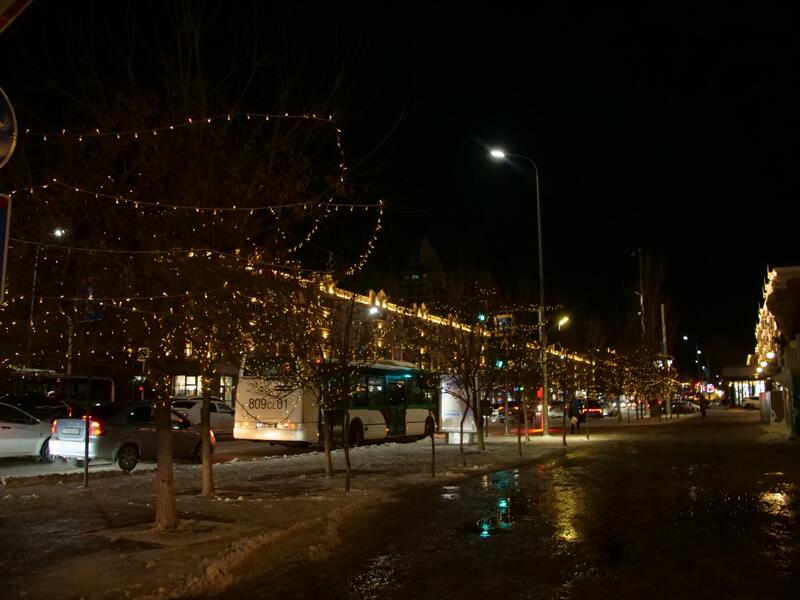 Сквер на месте пустыря и десятки тысяч новых деревьев появились в столичном районе Байконыр в 2025 году