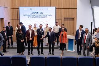 Министерство цифрового развития, компания Google и платформа Apolitical запускают программу обучения государственных служащих работе с искусственным интеллектом