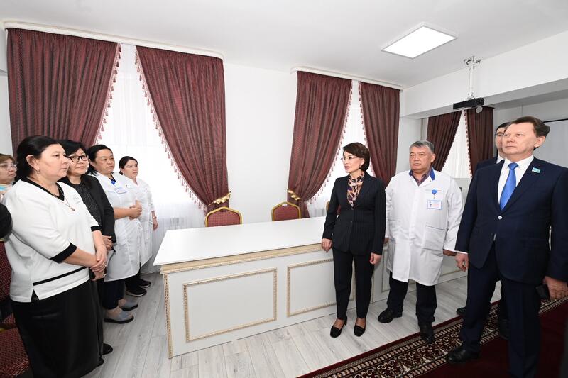 Министр здравоохранения ознакомился с работой центра раннего вмешательства «Қамқорлық»
