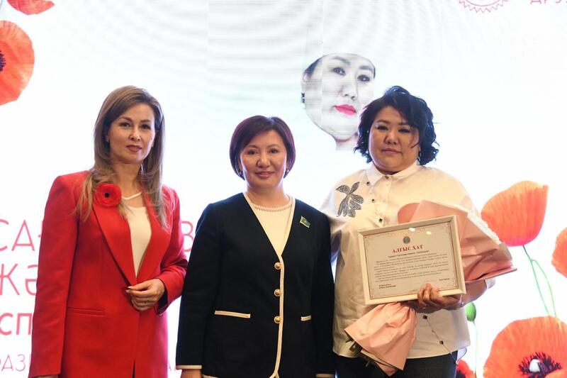 Женщин - представительниц рабочих профессий чествовали на конференции в Астане