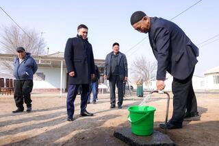 В ШЫМКЕНТЕ В ЖИЛОМ МАССИВЕ