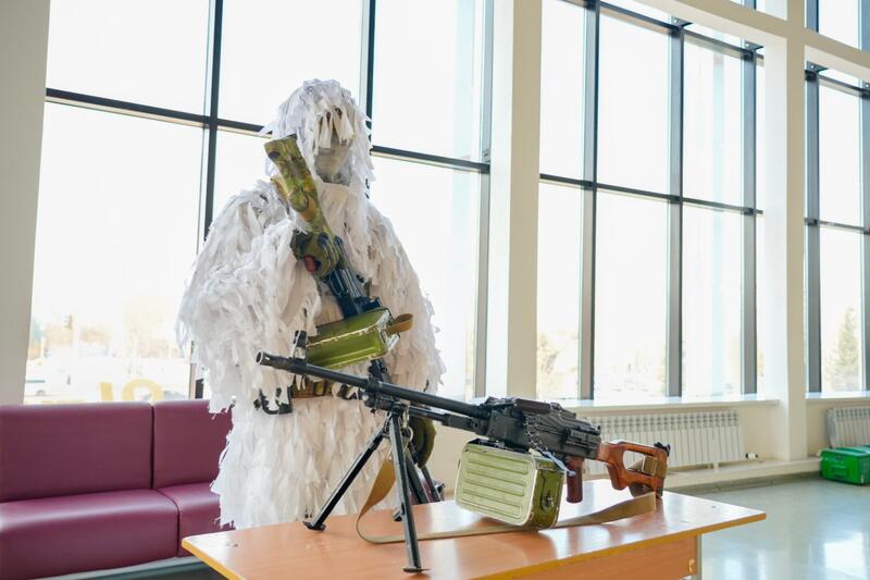 «Защита Родины — дело настоящих мужчин!»: в Астане проводили в армию очередную группу молодых людей