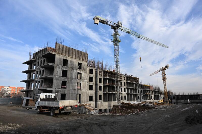 Аким города Ернат Бәзіл проинспектировал строительные объекты