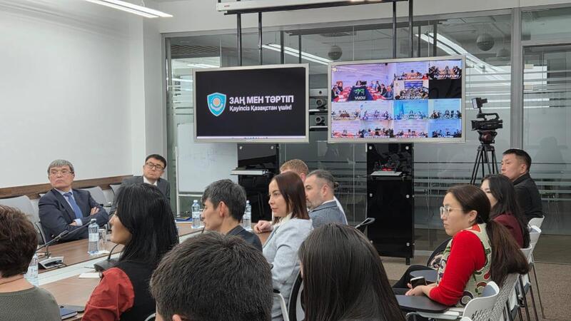 Финансовая и цифровая безопасность: столичным специалистам показали реальные схемы обмана