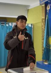 18-летний житель Кокшетау впервые принял участие в голосовании на референдуме