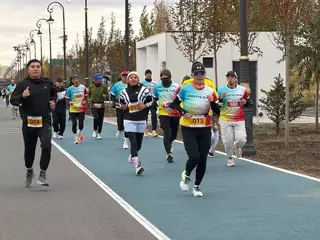 В Астане прошёл международный забег «Dostyq Run 2026»