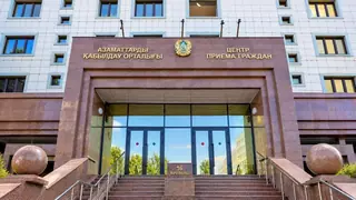 Аскарбек Ертаев провел прием граждан по вопросам занятости, пенсионного обеспечения и инклюзии