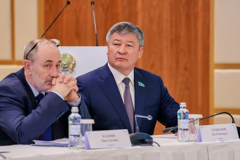 В Астане прошла экспертная встреча по обсуждению проекта новой Конституции