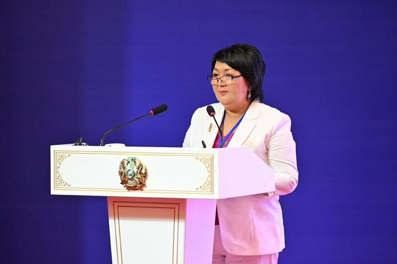 Аким области Абай Берик Уали выступил с докладом на августовской конференции педагогов