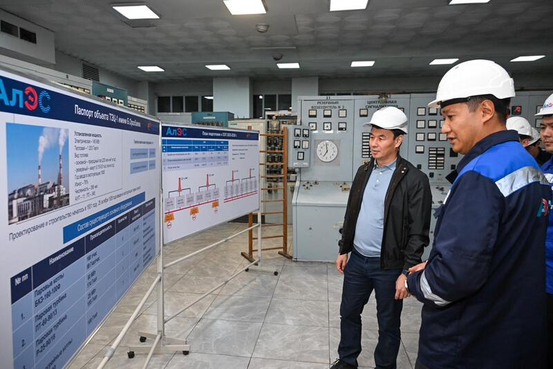 Аким города Алматы поручил строго контролировать подготовку к отопительному сезону