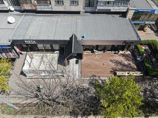 В Алматы снесли летнее кафе в центре города