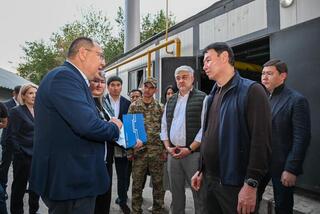 Паркинг, котельная и безопасность: аким Алматы потребовал навести порядок в Dragon City