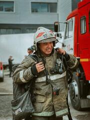 На страже безопасности жителей: столичный пожарный во втором поколении ежедневно спасает человеческие жизни