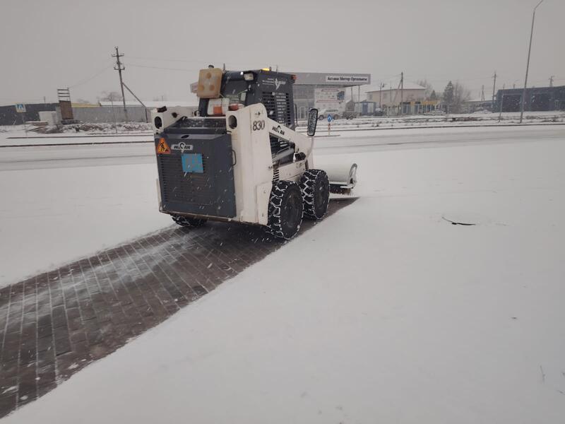 Свыше 1 тыс. единиц спецтехники задействовано в снегоуборочных работах днем в Астане