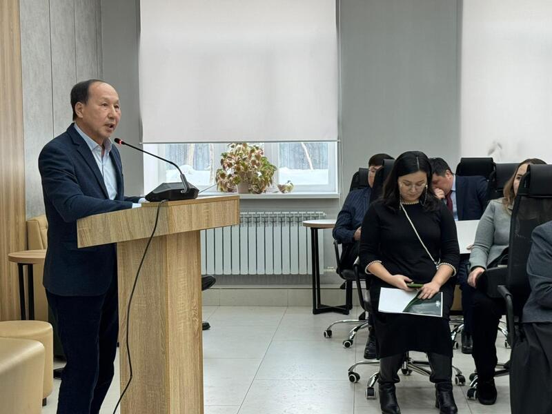 Проект новой Конституции Казахстана обсудили на встрече с сотрудниками и студентами столичного вуза