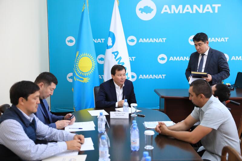 Аким области провел прием граждан