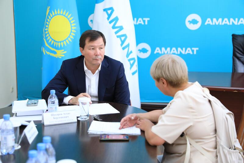 Аким области провел прием граждан