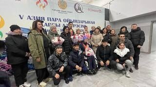С шашу, цветами и объятиями: в Караганде встретили героев Параазиатских игр