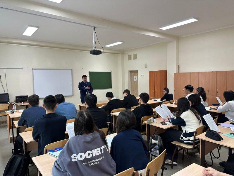 «Закон и порядок»: лекцию по предупреждению правонарушений среди подростков провели в столичной школе